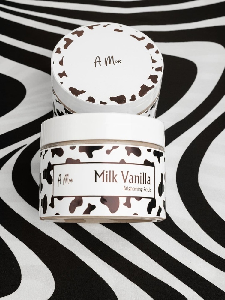 A Moe Milk Vanilla Brightening Scrub 350G